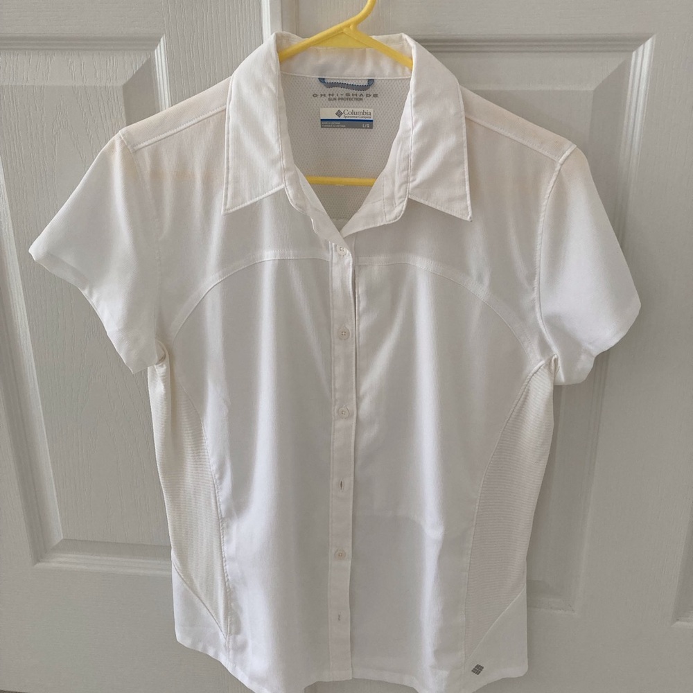 Columbia Omni-Shade Button Down Top **NEW condition**